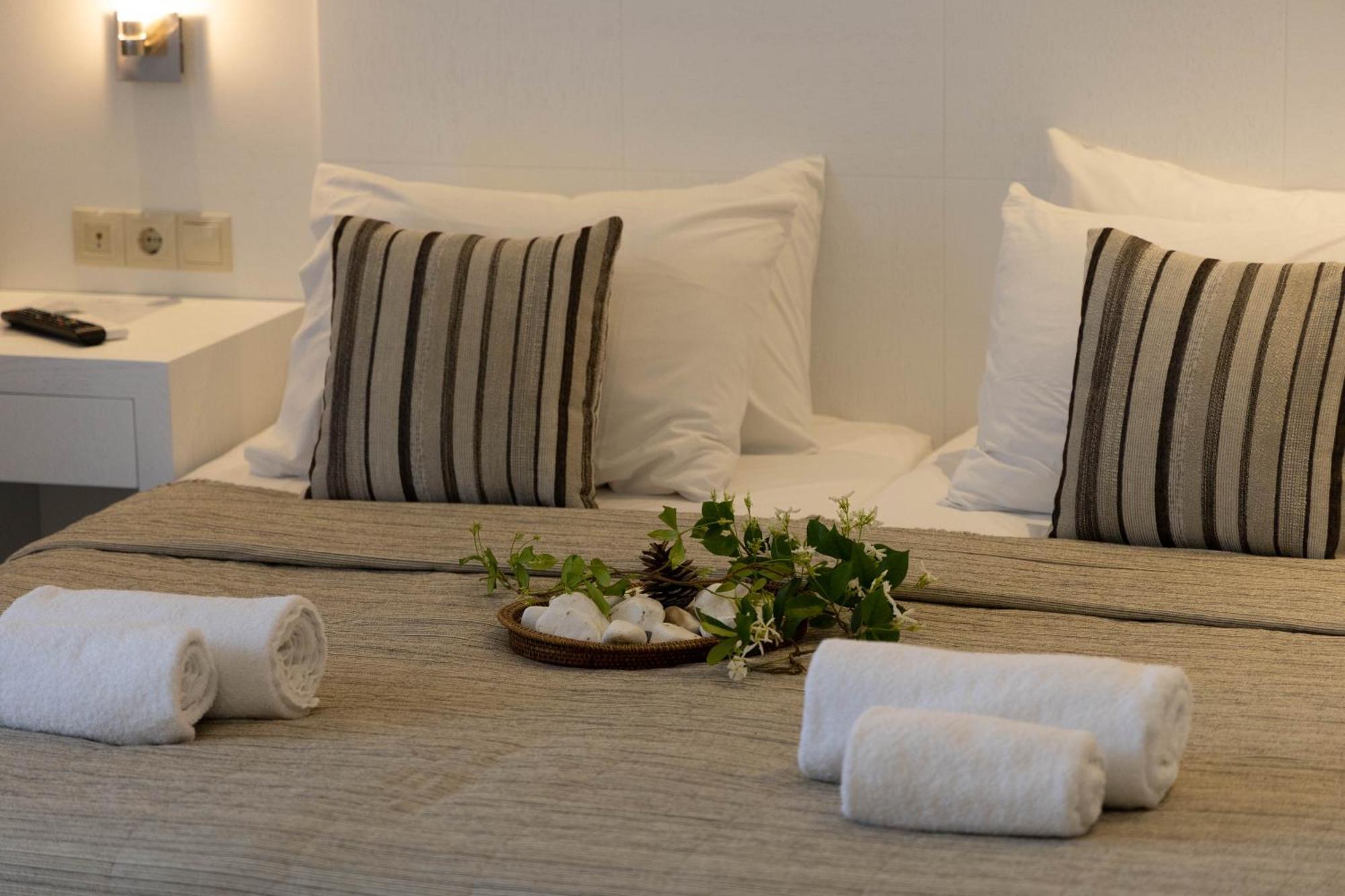 Eva Mare Hotel & Suites - Adults Only Агия-Пелагия  Экстерьер фото